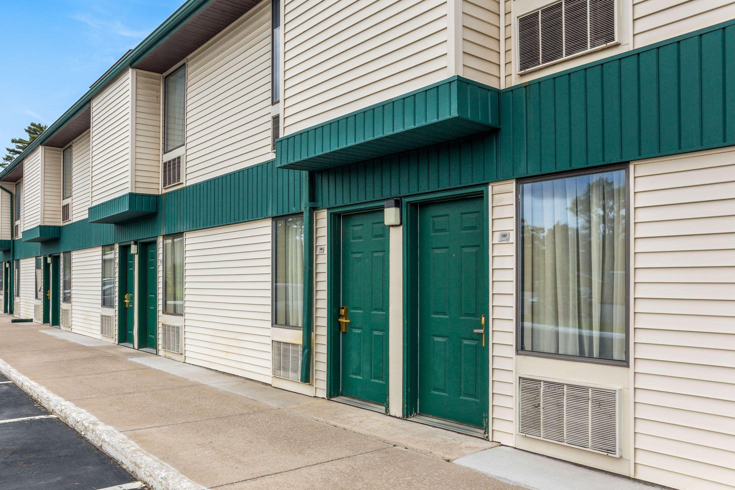 Quality Inn Traverse City Exterior foto