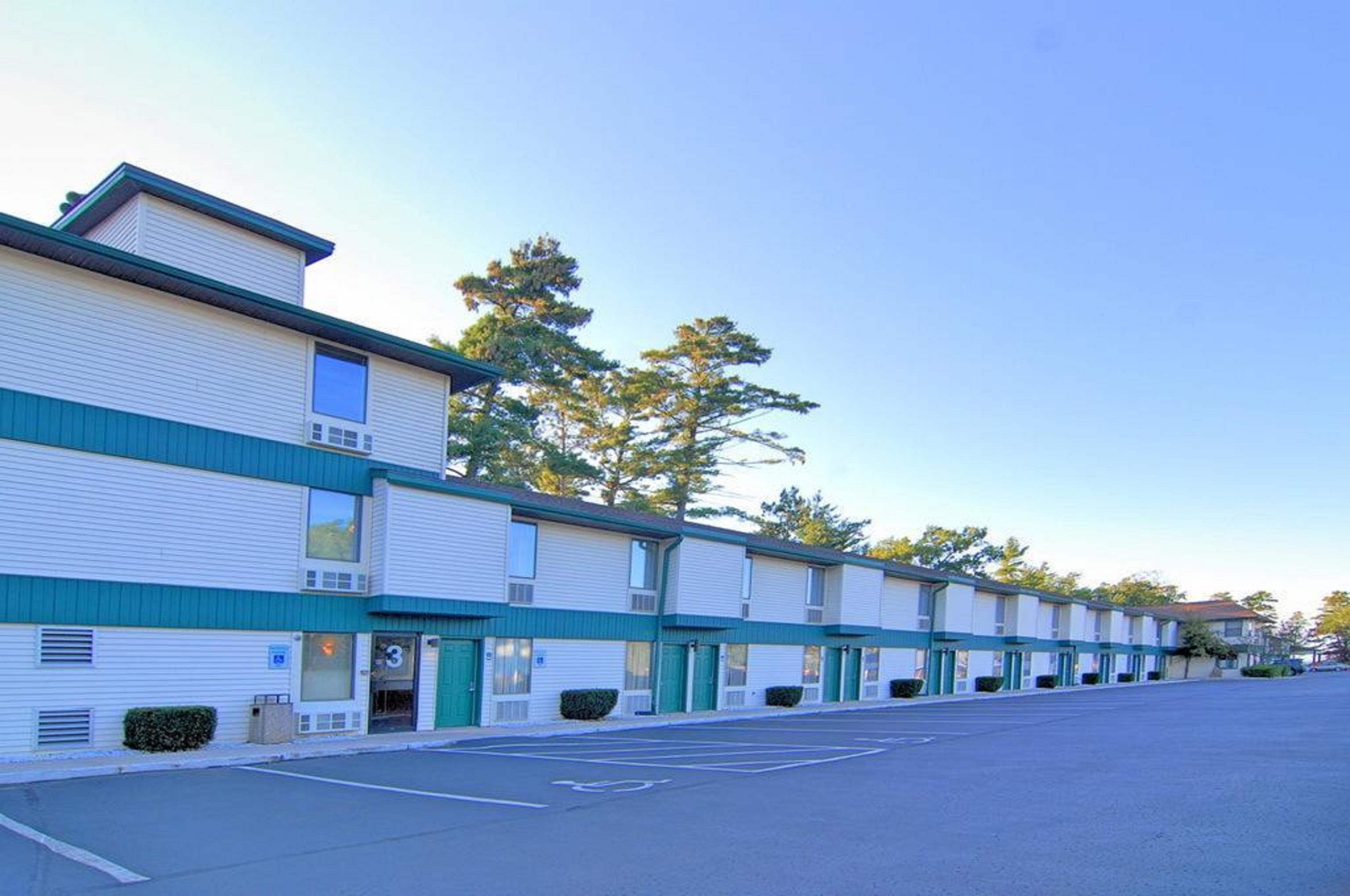Quality Inn Traverse City Exterior foto