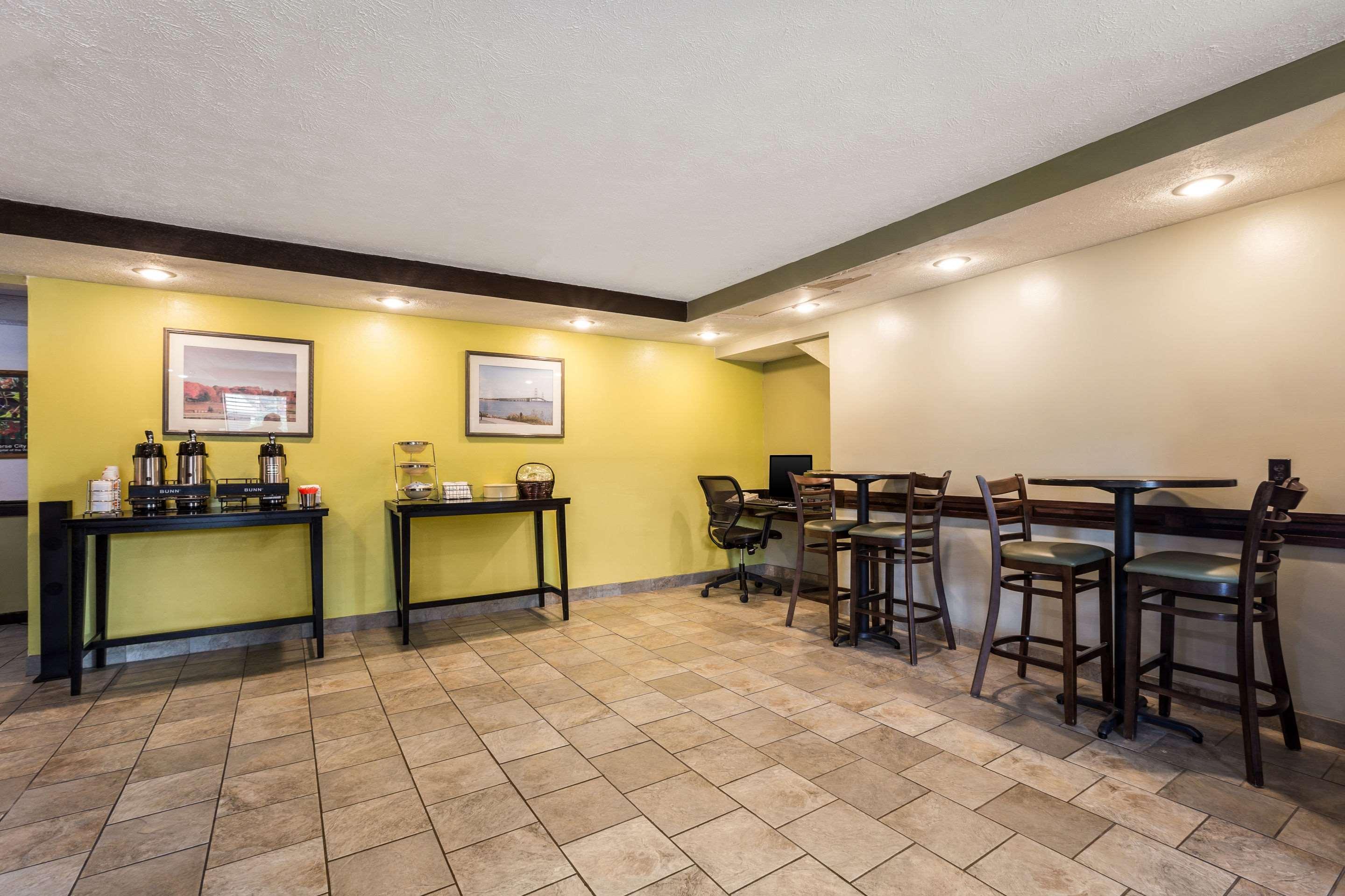 Quality Inn Traverse City Exterior foto
