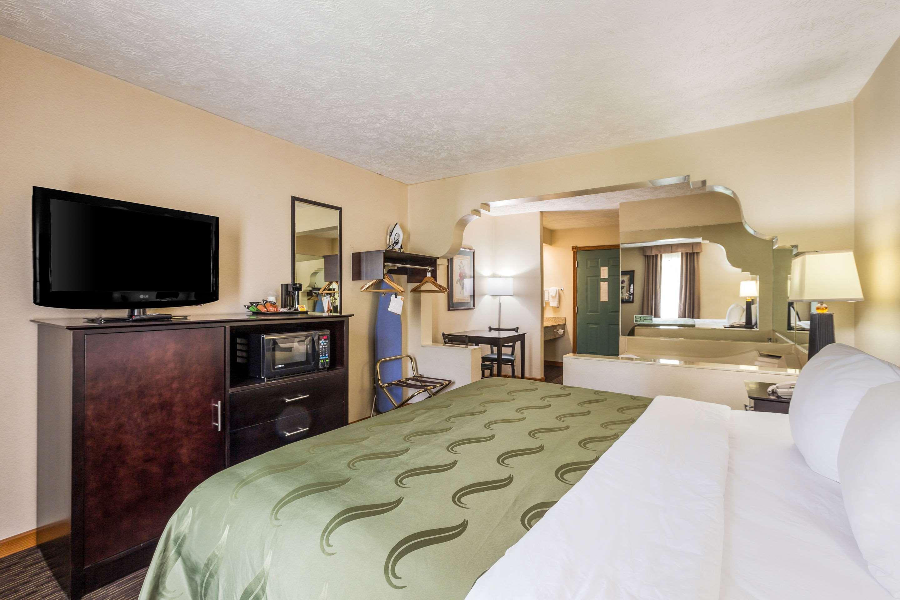 Quality Inn Traverse City Exterior foto