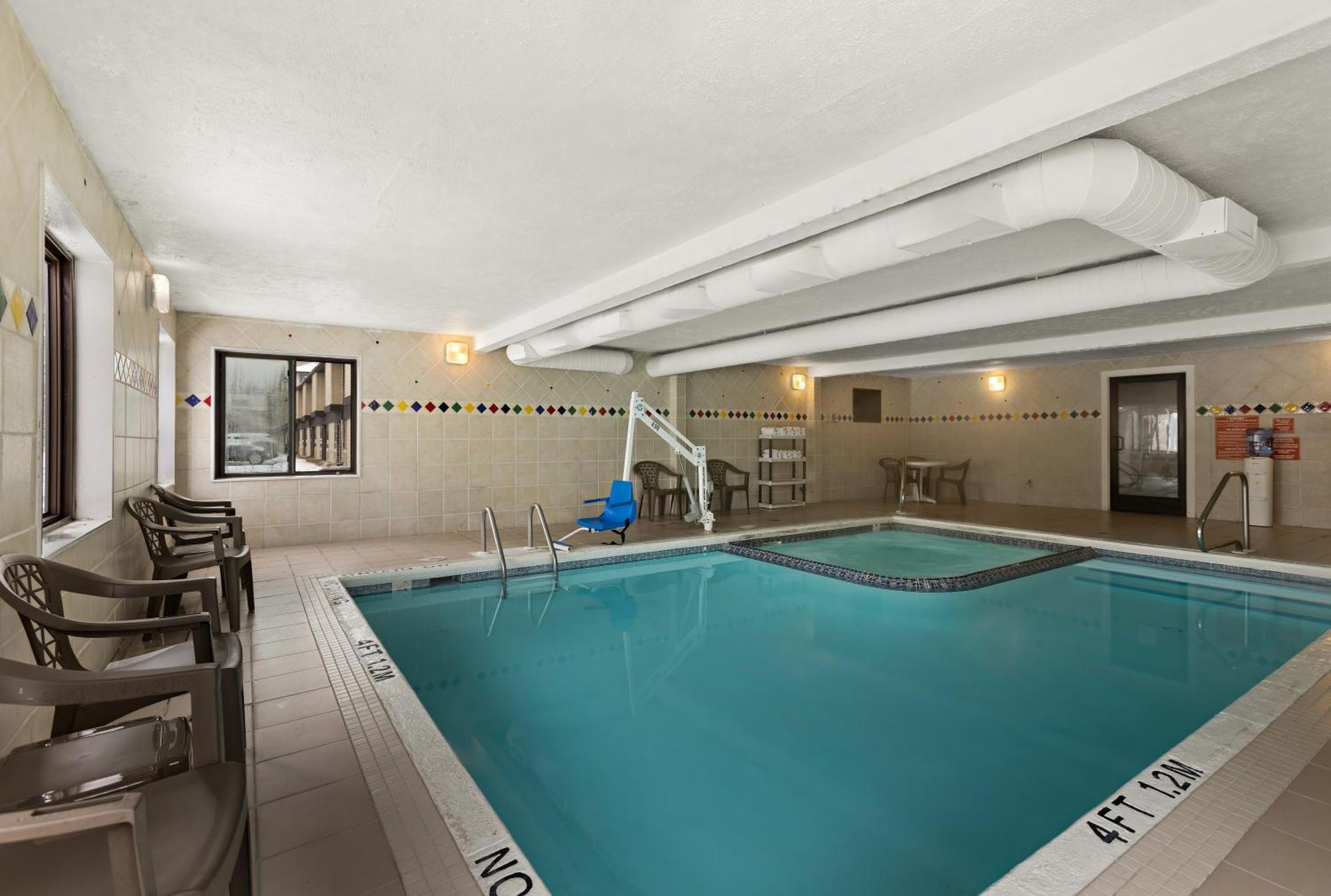Quality Inn Traverse City Exterior foto